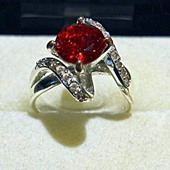 Ruby ring silver plated size 6 - Picture 1 of 2